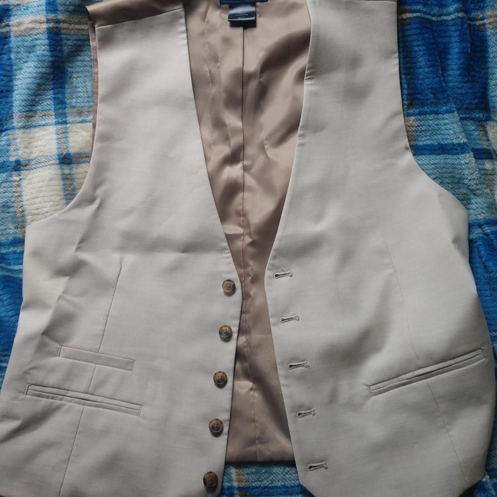 SADDLEBRED tan vest